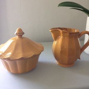 Sugar Bowl and Creamer Set